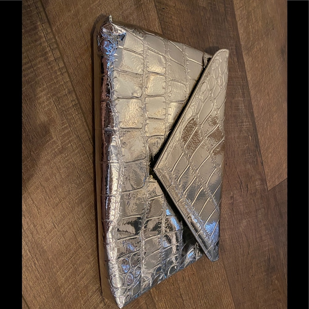 Vintage clutch